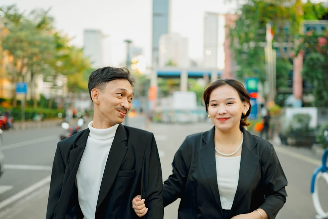 易方达批量买入11家券商H股 证券板块成绩大增引分析师看好